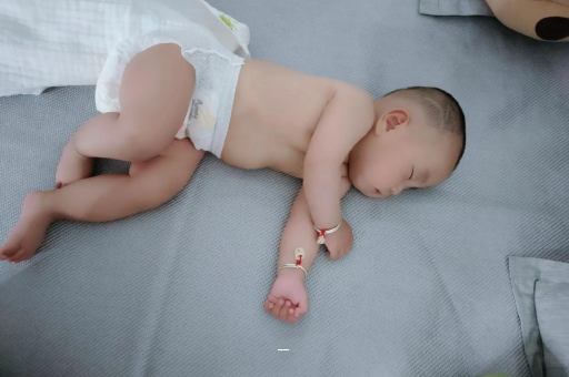 南宁宝宝先长上牙还是下牙